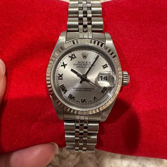 Rolex Datejust Stainless Steel 26mm Silver Roman Dial 79174 Womens - Picture 6 of 11